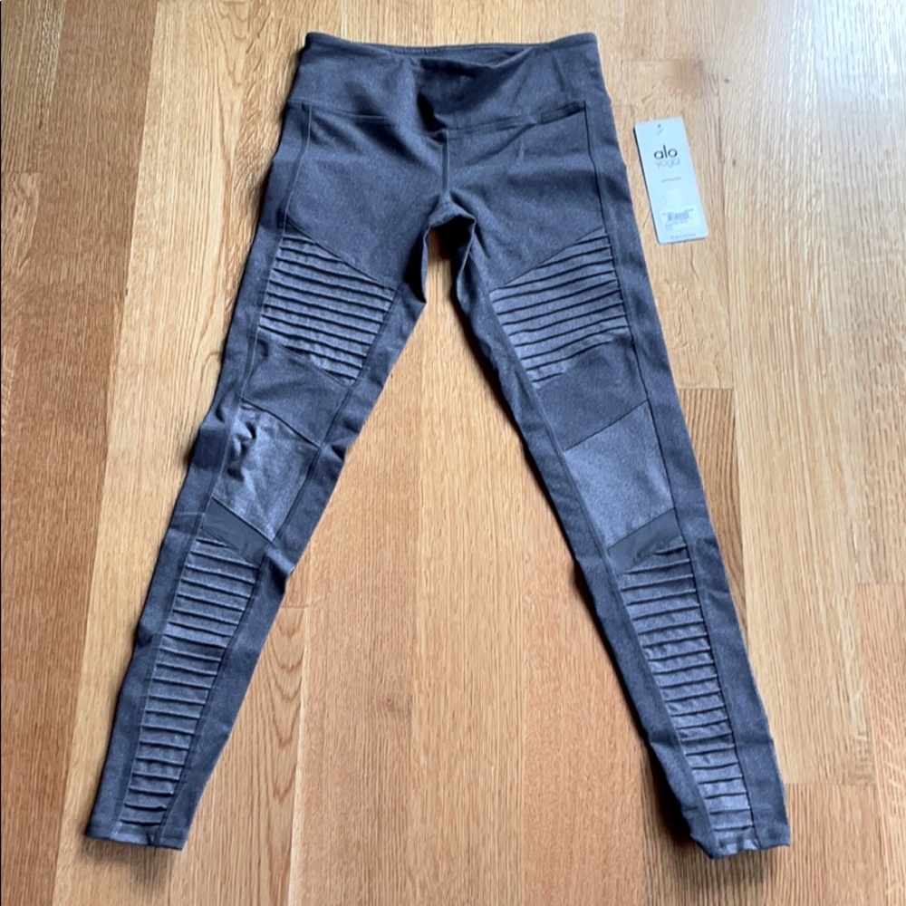 NWT Alo Motto Leggings